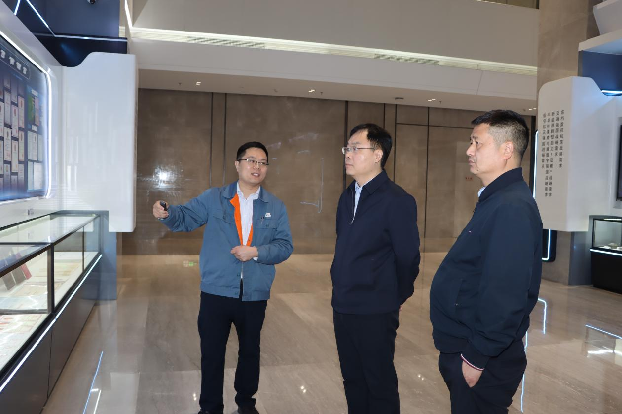 豫資控股集團黨委書記、董事長李明到國機金剛石(河南)有限公司開展項目調研.png 豫資控股集團黨委書記、董事長李明到國機金剛石(河南)有限公司開展項目調研.png